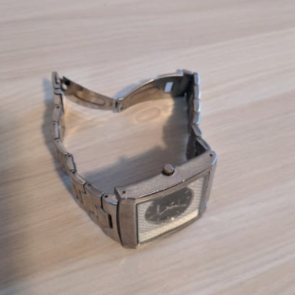 Kenneth Cole Unlisted Quartz Watch - Picture 2 of 5